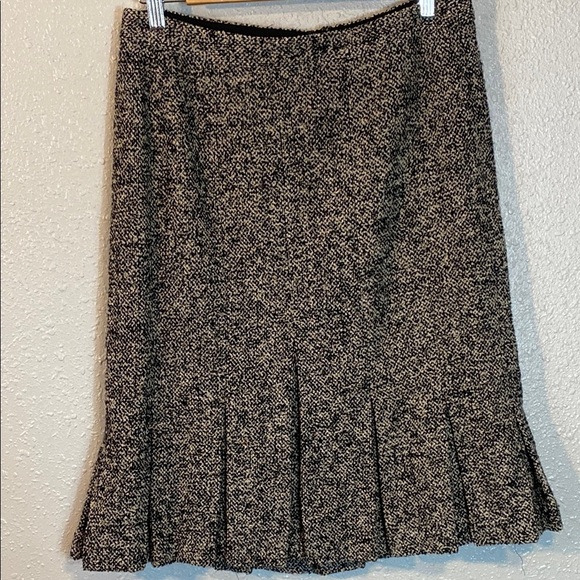 LOFT Dresses & Skirts - LOFT Tweed Gray/Cream and Black Midi Pencil Skirt with Pleats